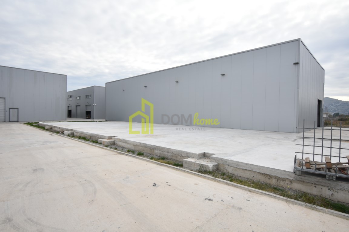 Magacini 744m2 ,Donja Gorica